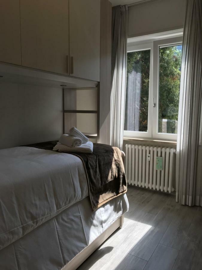 A Casa Di Chiara Apartment สเตรซา ภายนอก รูปภาพ